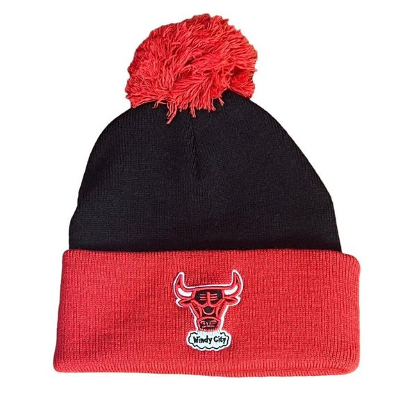 Mitchell & Ness NBA Chicago Bulls Two Tone Pom Knit Beanie Hat HWC NWT OSFA - Picture 1 of 2